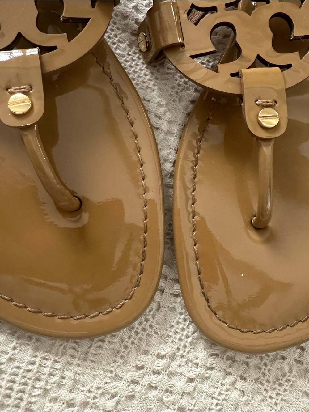 Tory Burch Patent Miller Logo Toe-Thong Sandals in Camel - Picture 9 of 14